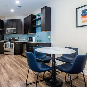 Beautiful 1br W Balcony Gym Patio Areas Apartment